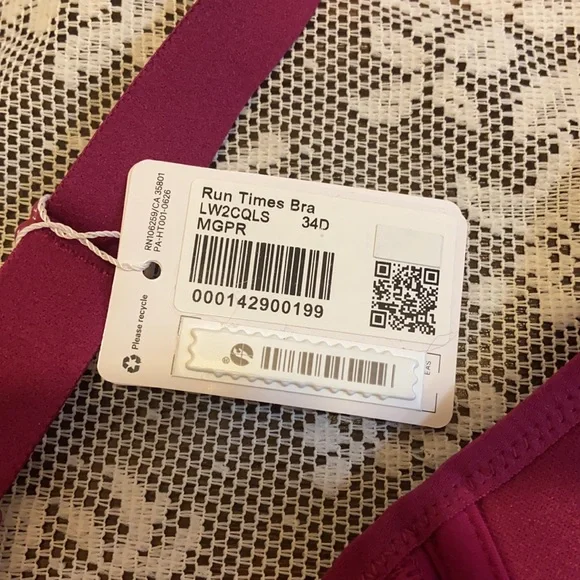 Lululemon Run Times BRA 34D RASPBERRY PINK NEW WITH TAGS - Picture 9 of 9